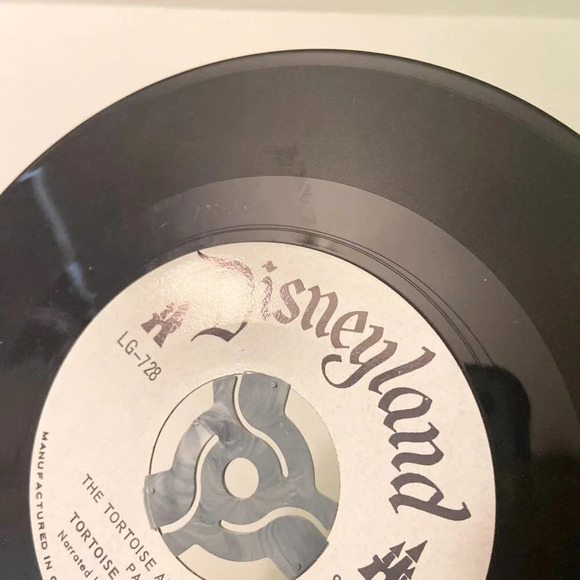 Vintage 1961 Walt Disneys The Tortoise and the Hare 45 Record with Sleeve - Picture 9 of 14